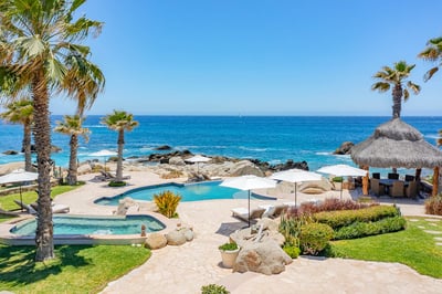 Luxury Villa Photo #3