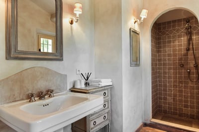 Luxury Villa Photo #23