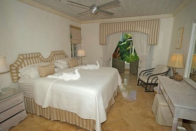 Luxury Villa Photo #10