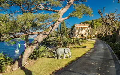 Luxury Villa Photo #10