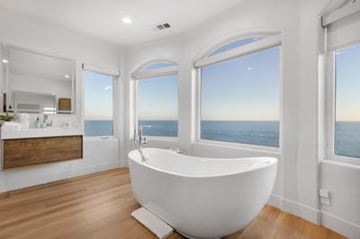 Luxury Villa Photo #24