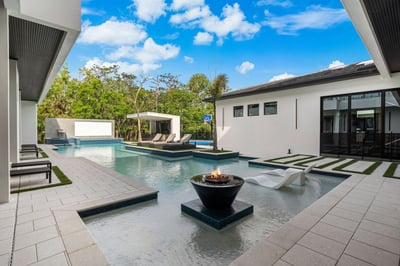 Luxury Villa Photo #13