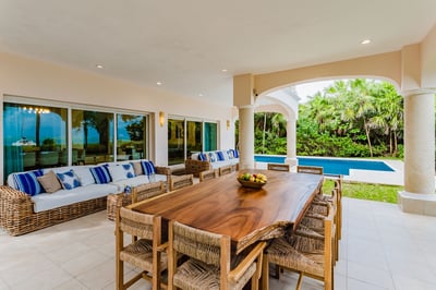 Luxury Villa Photo #7