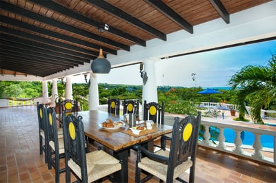 Luxury Villa Photo #12