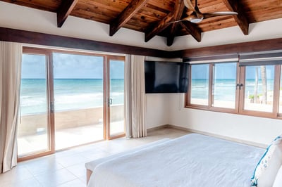 Luxury Villa Photo #25