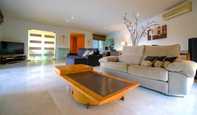 Luxury Villa Photo #12