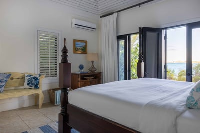 Luxury Villa Photo #16