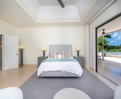 Luxury Villa Photo #40