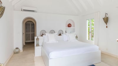 Luxury Villa Photo #36