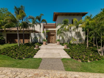 Luxury Villa Photo #24