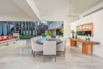 Luxury Villa Photo #26