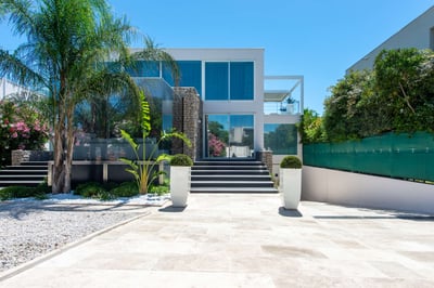 Luxury Villa Photo #9