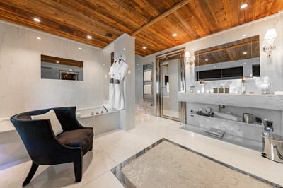 Luxury Villa Photo #15