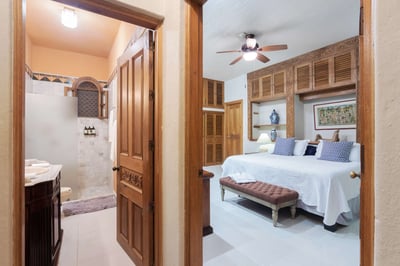 Luxury Villa Photo #41