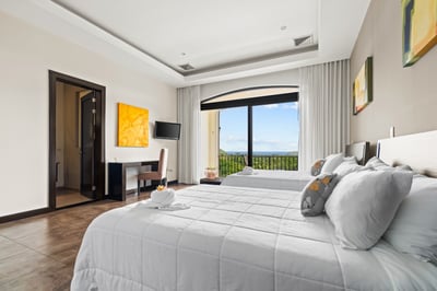 Luxury Villa Photo #33