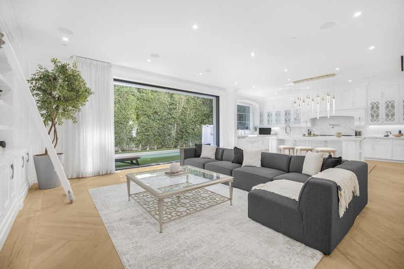 Spaulding Ave Farmhouse