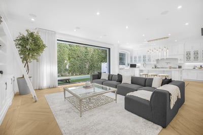 Luxury Villa Photo #12
