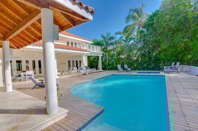 Luxury Villa Photo #4