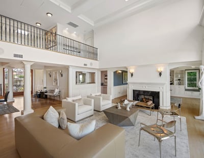 Luxury Villa Photo #18