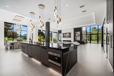 Luxury Villa Photo #35