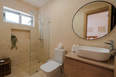 Luxury Villa Photo #32