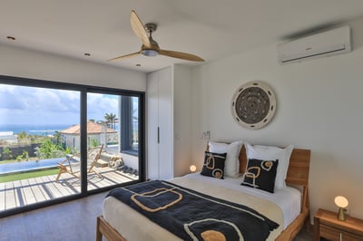 Luxury Villa Photo #22