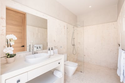 Luxury Villa Photo #49