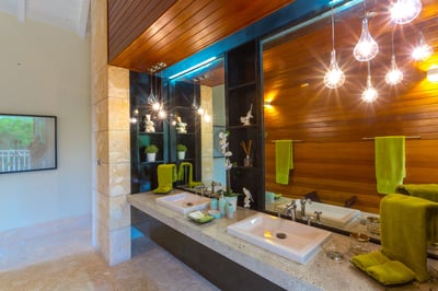 Luxury Villa Photo #33