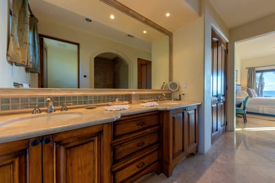 Luxury Villa Photo #34