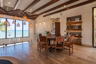 Luxury Villa Photo #38