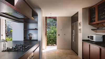 Kitchen & Dining Area