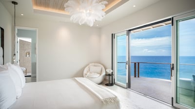 Luxury Villa Photo #15