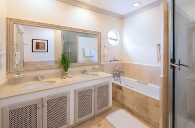 Luxury Villa Photo #7