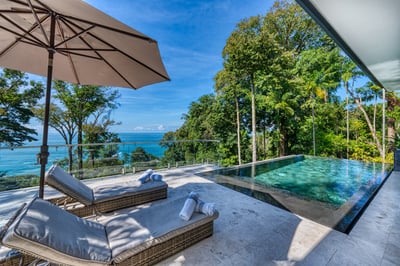 Luxury Villa Photo #6