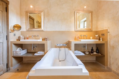 Luxury Villa Photo #23