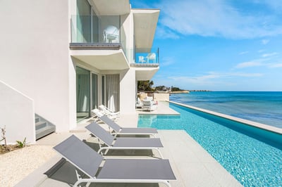 Luxury Villa Photo #3