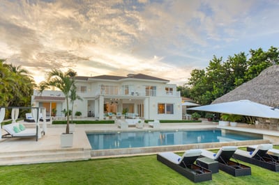 Luxury Villa Photo #2