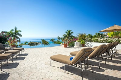 Luxury Villa Photo #2