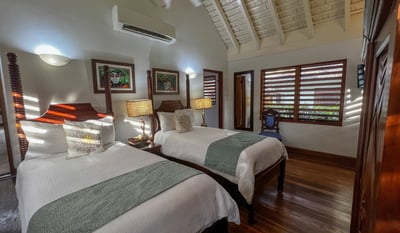 Luxury Villa Photo #8