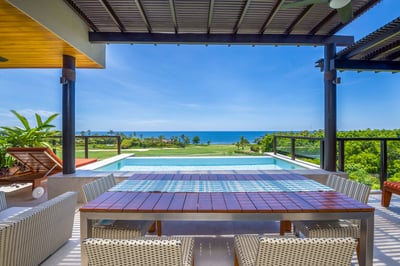 Luxury Villa Photo #4