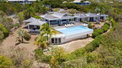 Luxury Villa Photo #32