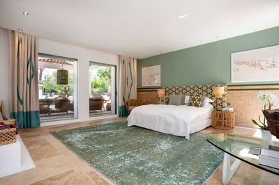 Luxury Villa Photo #13