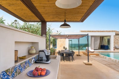 Luxury Villa Photo #8