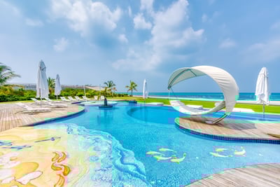 Luxury Villa Photo #3
