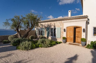 Luxury Villa Photo #34