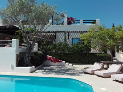 Luxury Villa Photo #4