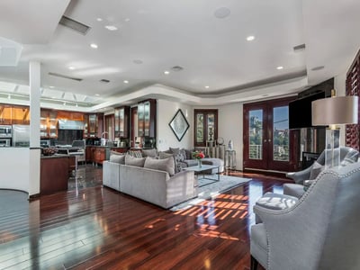 Luxury Villa Photo #20