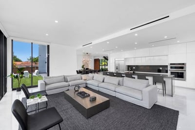 Luxury Villa Photo #17