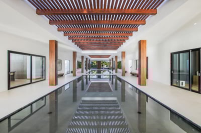 Luxury Villa Photo #15