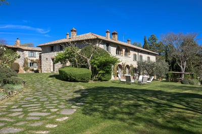 Luxury Villa Photo #9